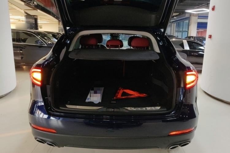 Used Maserati Levante 2020 3.0T Standard Edition Trunk