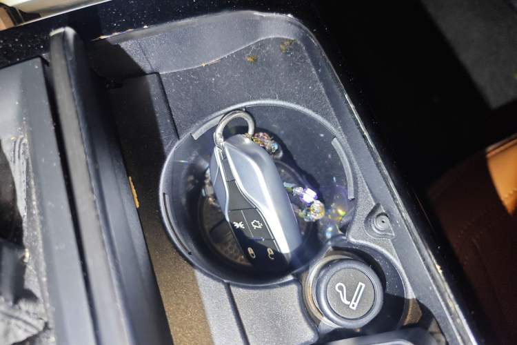 Used Maserati Levante 2020 3.0T Standard Edition Vehicle Key