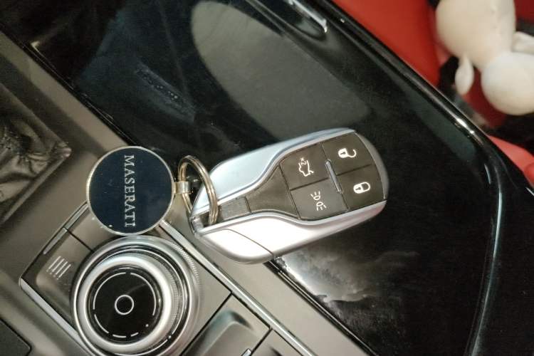 Used Maserati Levante 2020 3.0T Standard Edition Vehicle Key
