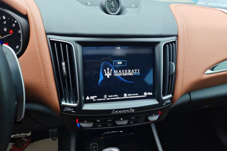 Used Maserati Levante 2020 3.0T Standard Edition Audio And AC Panel