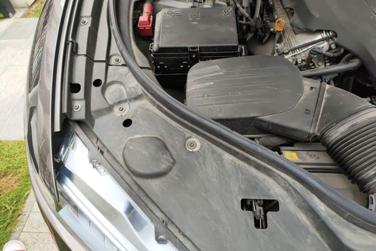 Used Maserati Levante 2020 3.0T Standard Edition Engine Bay Right