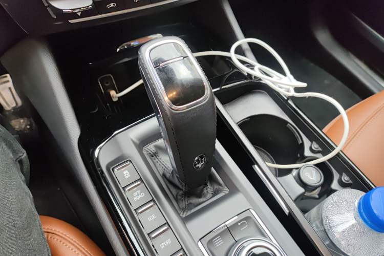 Used Maserati Levante 2020 3.0T Standard Edition Gear Lever