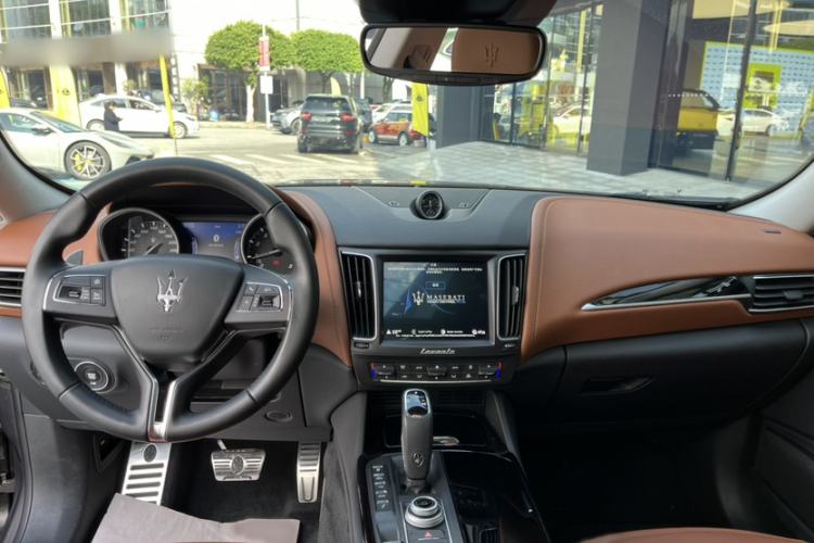 Used Maserati Levante 2020 3.0T Standard Edition Interior 11