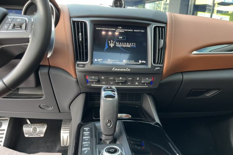 Used Maserati Levante 2020 3.0T Standard Edition Interior 14