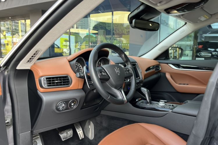Used Maserati Levante 2020 3.0T Standard Edition Interior 2