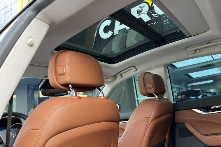 Used Maserati Levante 2020 3.0T Standard Edition Interior 6