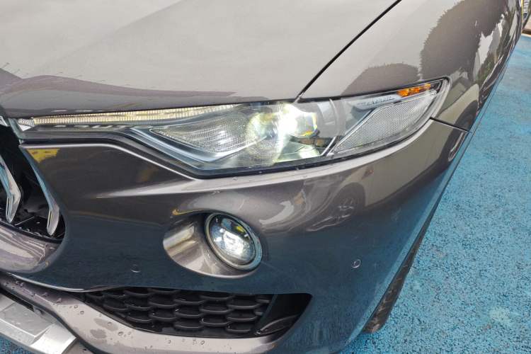 Used Maserati Levante 2020 3.0T Standard Edition Left Front Headlight
