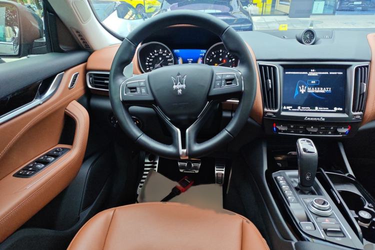 Used Maserati Levante 2020 3.0T Standard Edition Steering Wheel