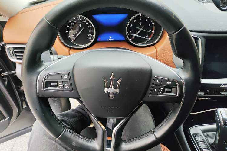 Used Maserati Levante 2020 3.0T Standard Edition Steering Wheel