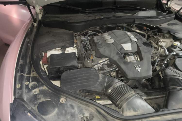 Used Maserati Levante 2020 3.0T Standard Edition Engine Bay Right