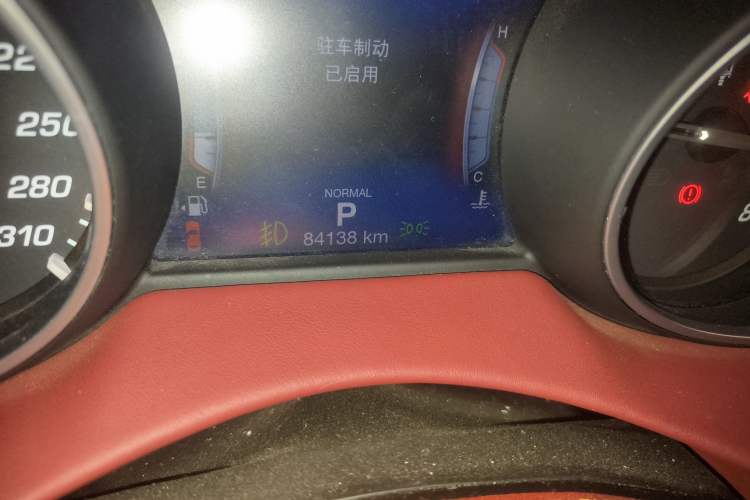 Used Maserati Levante 2020 3.0T Standard Edition Odometer Close Up