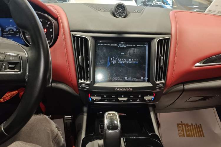 Used Maserati Levante 2020 3.0T Standard Edition Audio And AC Panel