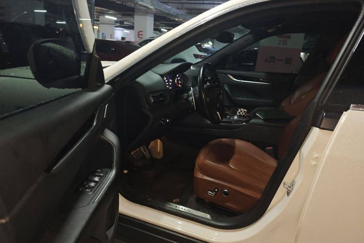 Used Maserati Levante 2020 3.0T Standard Edition Driver Seat