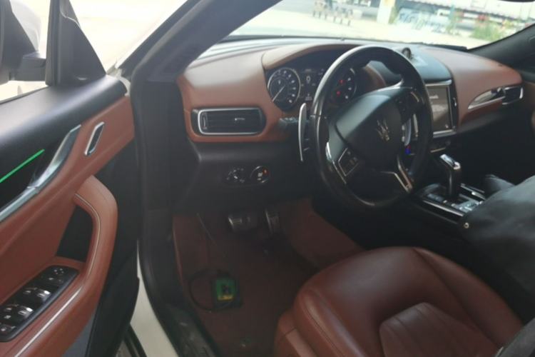 Used Maserati Levante 2020 3.0T Standard Edition Driver Seat