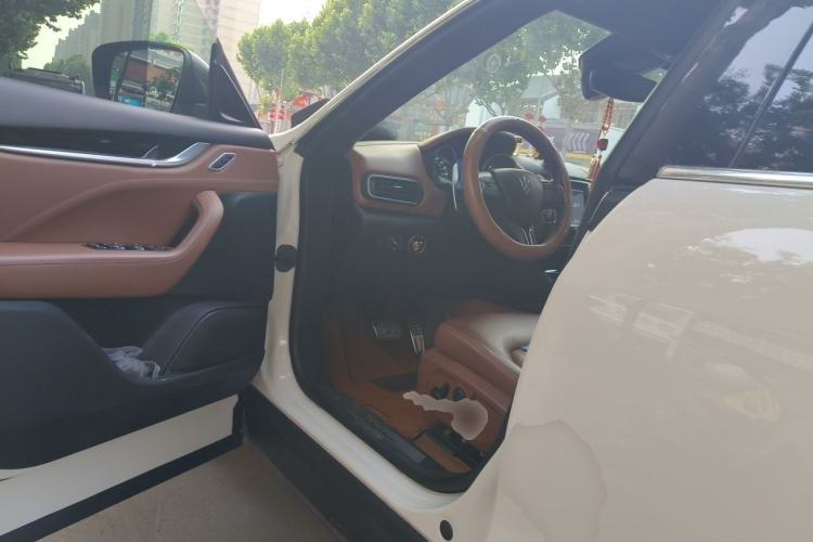 Used Maserati Levante 2020 3.0T Standard Edition Driver Seat