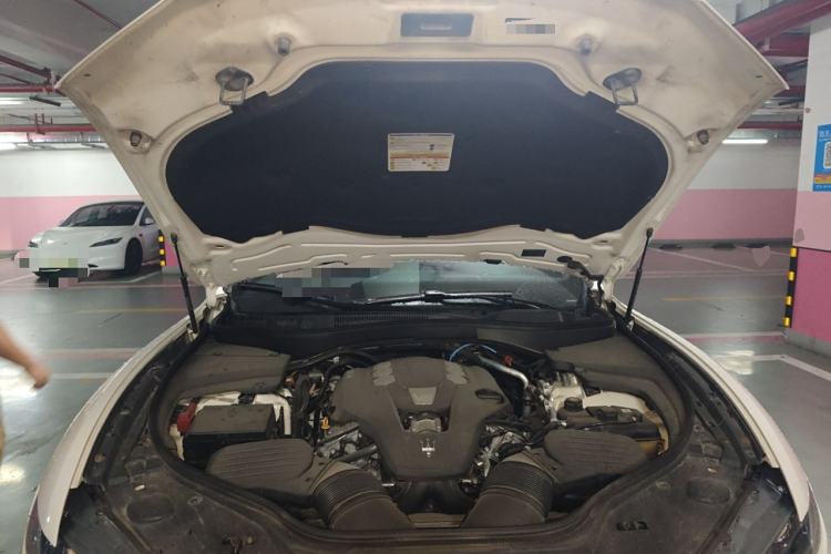 Used Maserati Levante 2020 3.0T Standard Edition Engine Bay