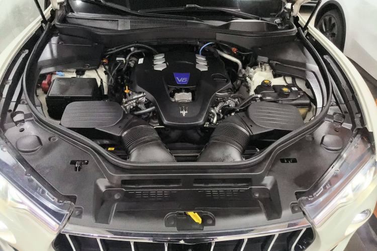 Used Maserati Levante 2020 3.0T Standard Edition Engine Bay