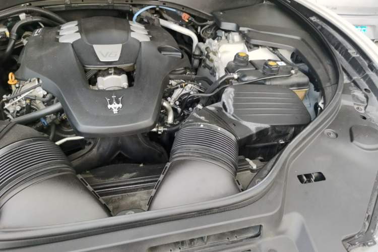 Used Maserati Levante 2020 3.0T Standard Edition Engine Bay Left