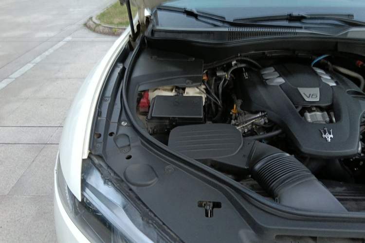 Used Maserati Levante 2020 3.0T Standard Edition Engine Bay Right