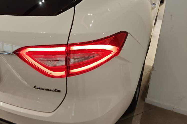 Used Maserati Levante 2020 3.0T Standard Edition Exterior 4