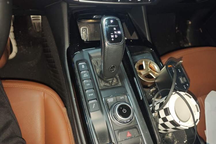 Used Maserati Levante 2020 3.0T Standard Edition Gear Lever
