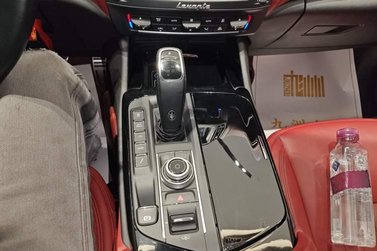 Used Maserati Levante 2020 3.0T Standard Edition Gear Lever