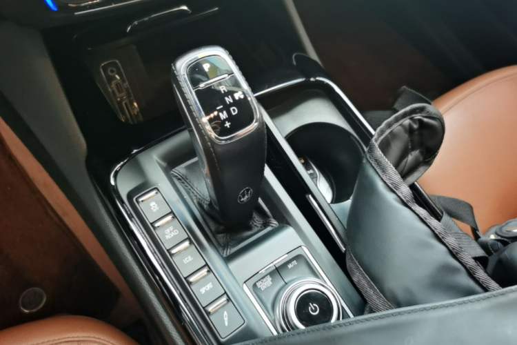 Used Maserati Levante 2020 3.0T Standard Edition Gear Lever