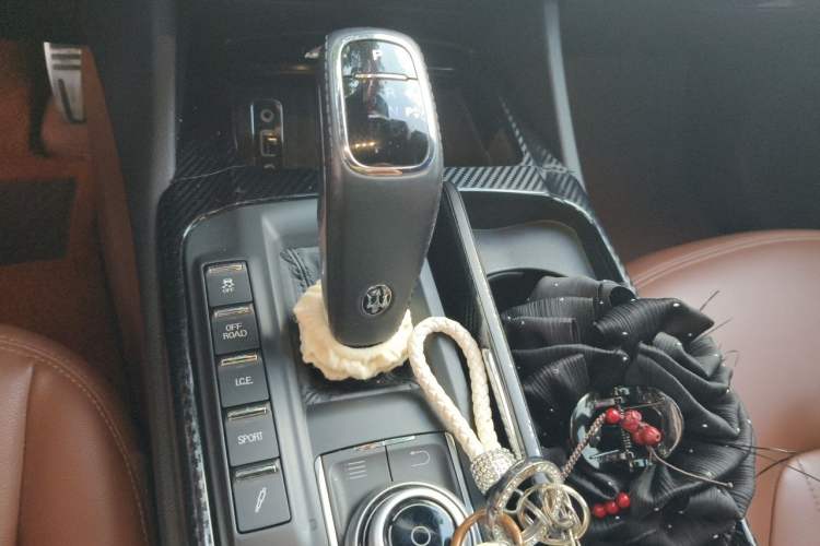 Used Maserati Levante 2020 3.0T Standard Edition Gear Lever