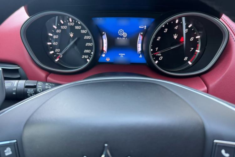 Used Maserati Levante 2020 3.0T Standard Edition Interior 11