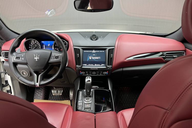 Used Maserati Levante 2020 3.0T Standard Edition Interior 2