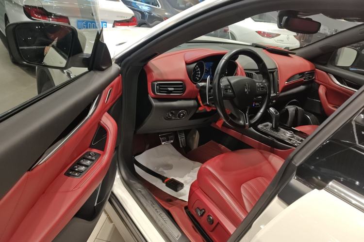 Used Maserati Levante 2020 3.0T Standard Edition Interior 3