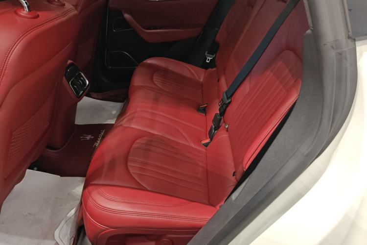 Used Maserati Levante 2020 3.0T Standard Edition Interior 4