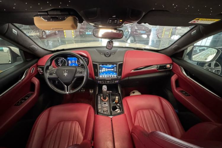 Used Maserati Levante 2020 3.0T Standard Edition Interior 8
