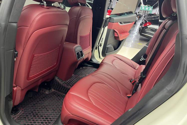 Used Maserati Levante 2020 3.0T Standard Edition Interior 9