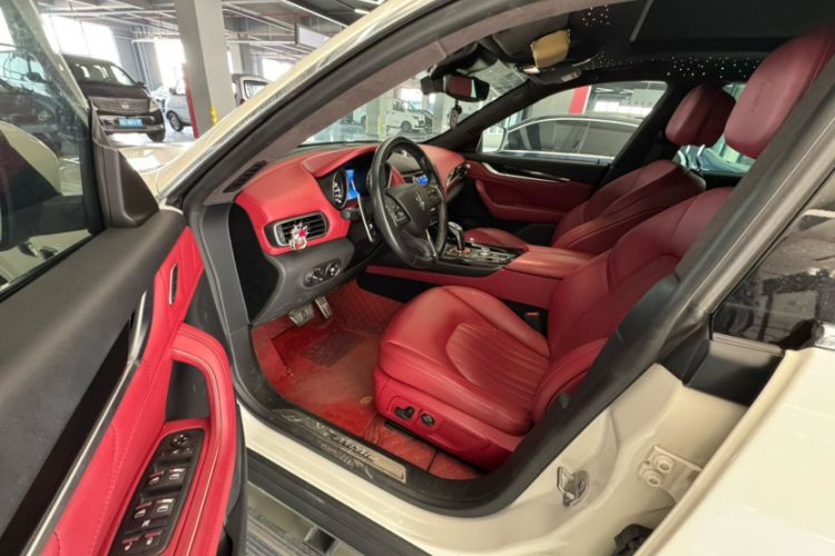 Used Maserati Levante 2020 3.0T Standard Edition Interior 9