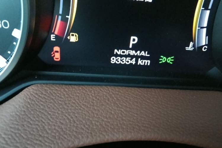 Used Maserati Levante 2020 3.0T Standard Edition Odometer Close Up
