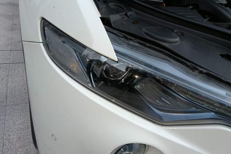 Used Maserati Levante 2020 3.0T Standard Edition Right Front Headlight