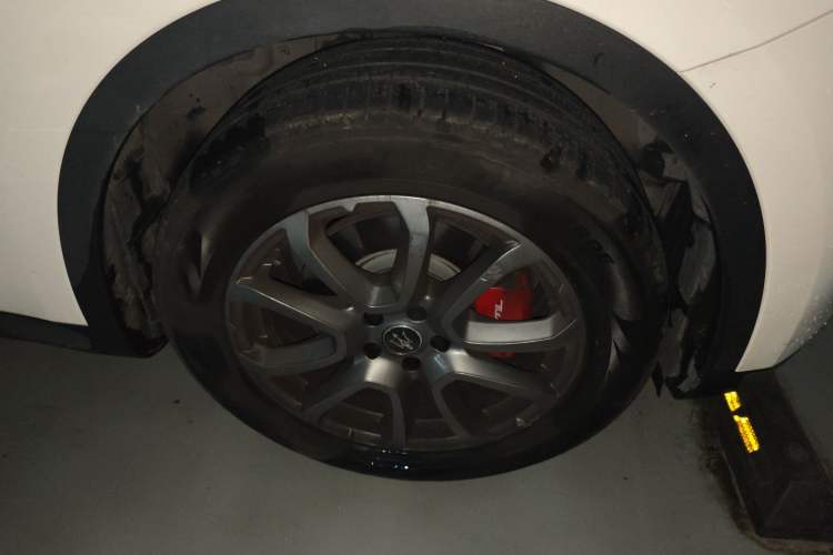 Used Maserati Levante 2020 3.0T Standard Edition Right Front Wheel Hub