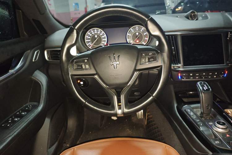 Used Maserati Levante 2020 3.0T Standard Edition Steering Wheel