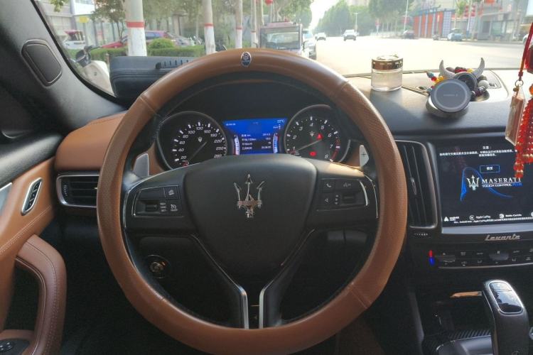 Used Maserati Levante 2020 3.0T Standard Edition Steering Wheel