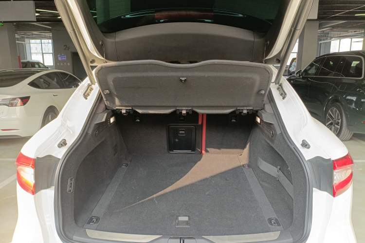 Used Maserati Levante 2020 3.0T Standard Edition Trunk