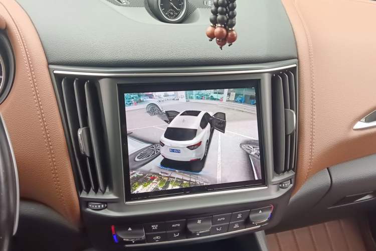 Used Maserati Levante 2021 3.0T Standard Edition Audio And AC Panel