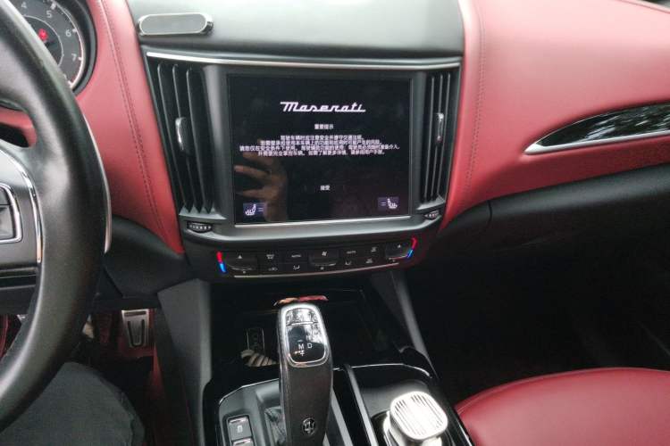 Used Maserati Levante 2021 3.0T Standard Edition Audio And AC Panel