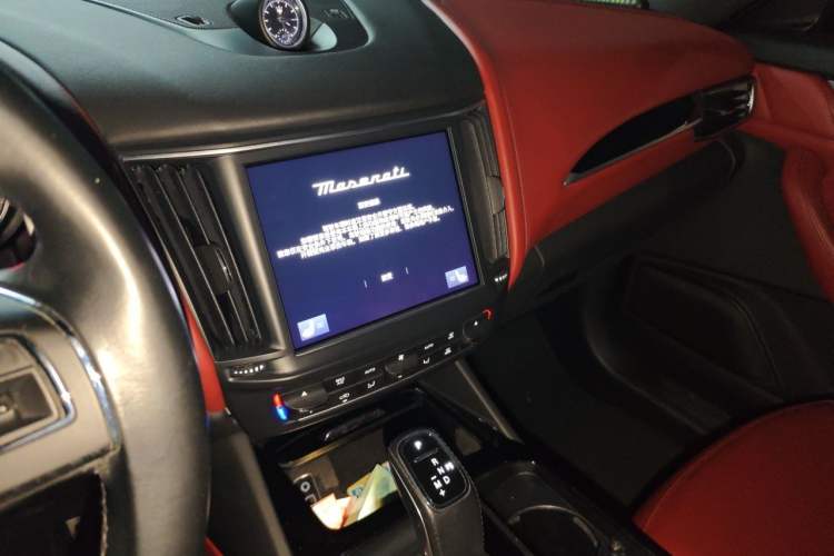 Used Maserati Levante 2021 3.0T Standard Edition Audio And AC Panel