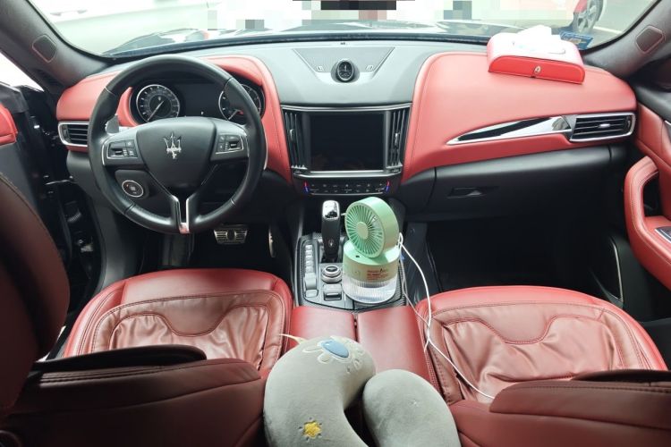 Used Maserati Levante 2021 3.0T Standard Edition Center Console