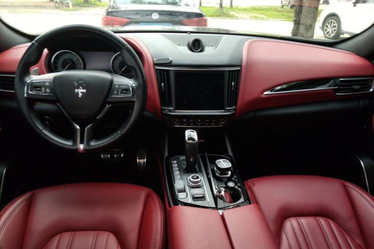 Used Maserati Levante 2021 3.0T Standard Edition Center Console