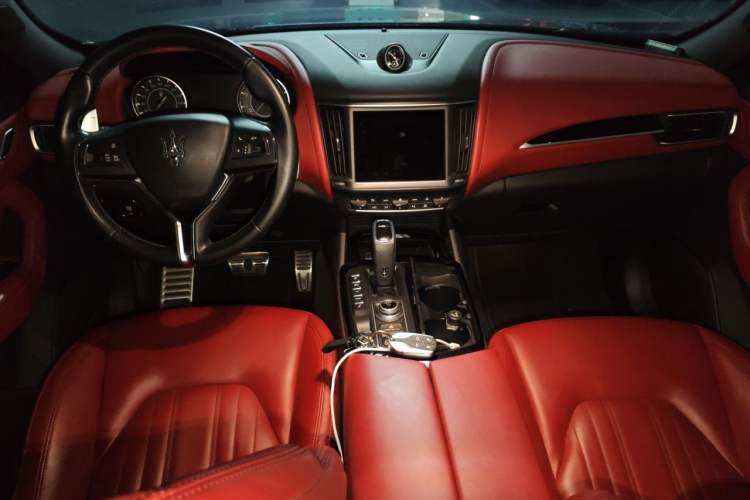 Used Maserati Levante 2021 3.0T Standard Edition Center Console