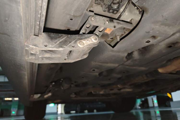 Used Maserati Levante 2021 3.0T Standard Edition Chassis Rear Left