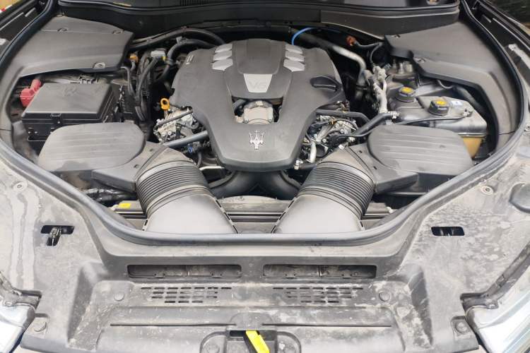 Used Maserati Levante 2021 3.0T Standard Edition Engine Bay