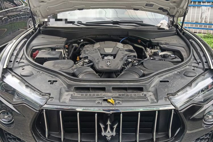 Used Maserati Levante 2021 3.0T Standard Edition Engine Bay